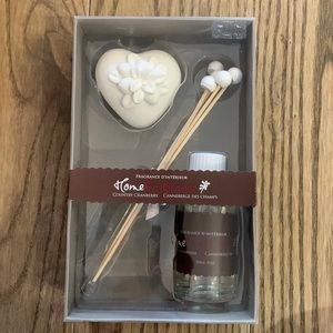 Essential oil diffuser on ceramic